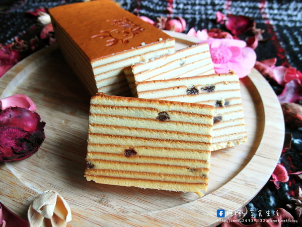 呷七碗油飯：〖宅配│美食〗呷七碗 彌鹿賞 ❤ 除了超人氣油飯外，還有可愛又精緻的彌鹿賞彌月蛋糕唷~~