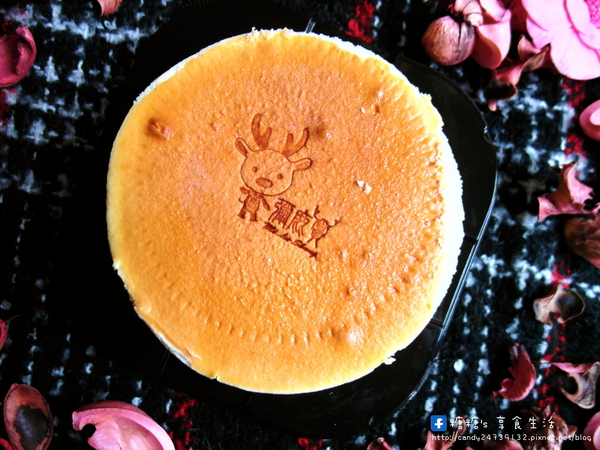 呷七碗油飯：〖宅配│美食〗呷七碗 彌鹿賞 ❤ 除了超人氣油飯外，還有可愛又精緻的彌鹿賞彌月蛋糕唷~~