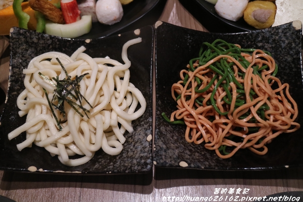 一品堂IPPIN 精緻涮涮鍋:【新北板橋區】板橋火鍋推薦『一品堂IPPIN 精緻涮涮鍋』霸氣大海陸鍋/極黑和牛雪花