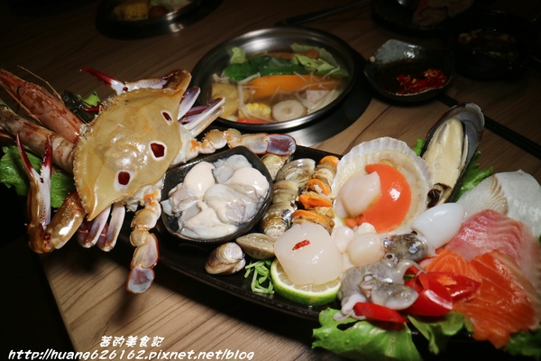 一品堂IPPIN 精緻涮涮鍋:【新北板橋區】板橋火鍋推薦『一品堂IPPIN 精緻涮涮鍋』霸氣大海陸鍋/極黑和牛雪花