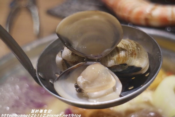 一品堂IPPIN 精緻涮涮鍋:【新北板橋區】板橋火鍋推薦『一品堂IPPIN 精緻涮涮鍋』霸氣大海陸鍋/極黑和牛雪花