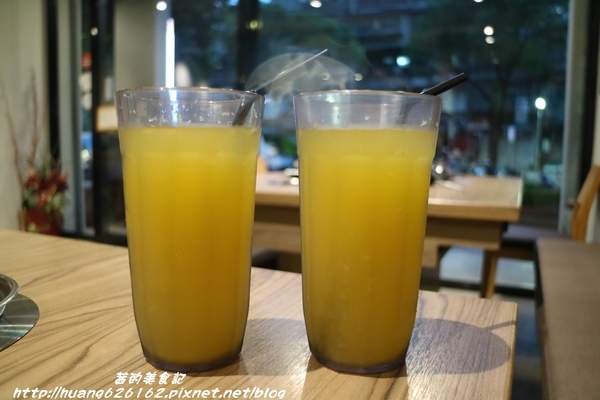 一品堂IPPIN 精緻涮涮鍋:【新北板橋區】板橋火鍋推薦『一品堂IPPIN 精緻涮涮鍋』霸氣大海陸鍋/極黑和牛雪花