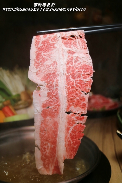 一品堂IPPIN 精緻涮涮鍋:【新北板橋區】板橋火鍋推薦『一品堂IPPIN 精緻涮涮鍋』霸氣大海陸鍋/極黑和牛雪花