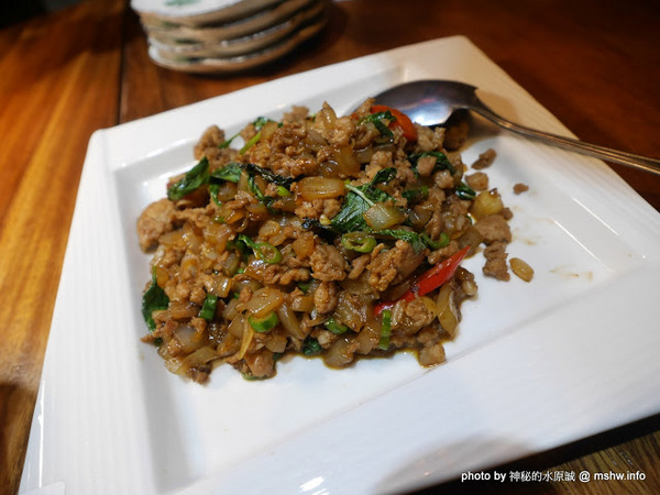 店小二串燒燒肉：【食記】台中店小二串燒vs燒肉&異國料理(忠明店) BBQ&Cuisine&Beers@西區向上市場&開原橋 : 大隱隱於市, 口味實在真功夫, 晚餐時段也能心滿意足!!