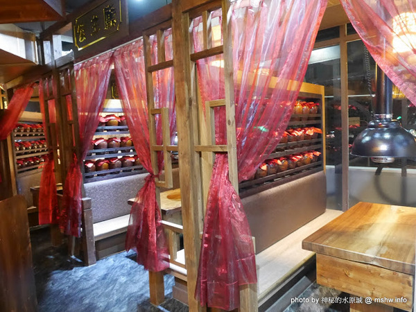 店小二串燒燒肉：【食記】台中店小二串燒vs燒肉&異國料理(忠明店) BBQ&Cuisine&Beers@西區向上市場&開原橋 : 大隱隱於市, 口味實在真功夫, 晚餐時段也能心滿意足!!