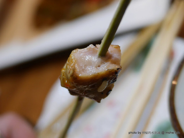 店小二串燒燒肉：【食記】台中店小二串燒vs燒肉&異國料理(忠明店) BBQ&Cuisine&Beers@西區向上市場&開原橋 : 大隱隱於市, 口味實在真功夫, 晚餐時段也能心滿意足!!