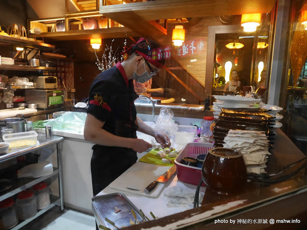 店小二串燒燒肉：【食記】台中店小二串燒vs燒肉&異國料理(忠明店) BBQ&Cuisine&Beers@西區向上市場&開原橋 : 大隱隱於市, 口味實在真功夫, 晚餐時段也能心滿意足!!