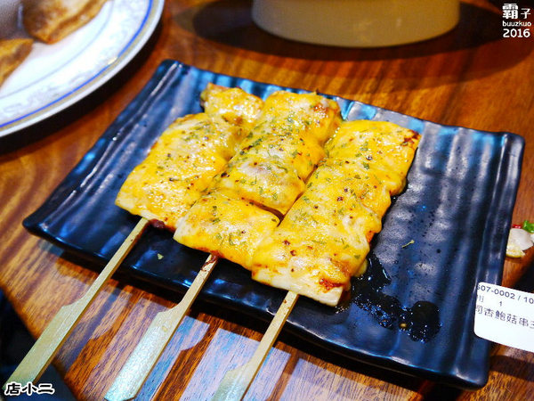 店小二串燒燒肉:店小二燒烤,夏天夜晚就是要大口吃肉大口喝酒阿!