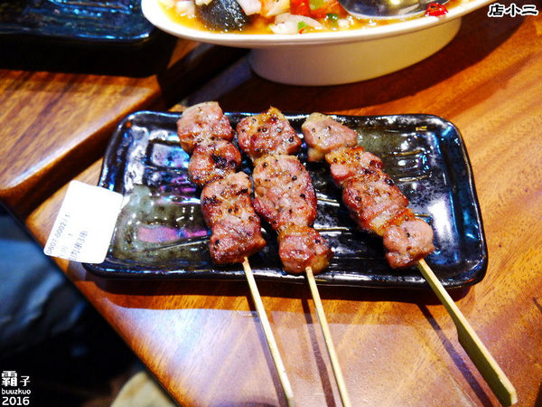 店小二串燒燒肉:店小二燒烤,夏天夜晚就是要大口吃肉大口喝酒阿!