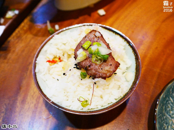 店小二串燒燒肉:店小二燒烤,夏天夜晚就是要大口吃肉大口喝酒阿!