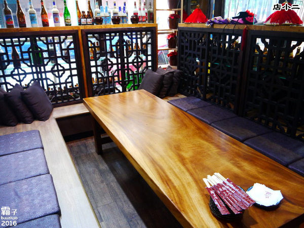 店小二串燒燒肉:店小二燒烤,夏天夜晚就是要大口吃肉大口喝酒阿!