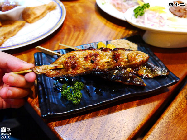 店小二串燒燒肉:店小二燒烤,夏天夜晚就是要大口吃肉大口喝酒阿!