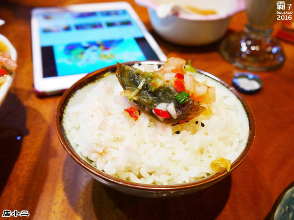 店小二串燒燒肉:店小二燒烤,夏天夜晚就是要大口吃肉大口喝酒阿!