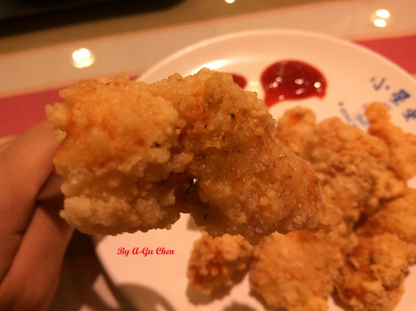 小星星義大利麵(小星星義大利麵新光三越中山店)：【臺南Ω中西區】小星星義大利麵。義大利麵、燉飯、招牌炸雞肉串