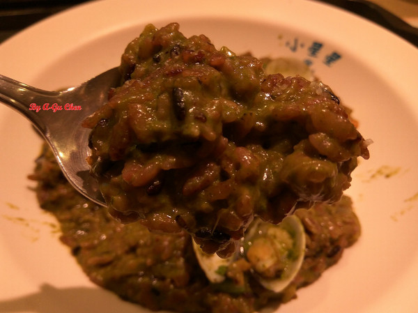 小星星義大利麵(小星星義大利麵新光三越中山店)：【臺南Ω中西區】小星星義大利麵。義大利麵、燉飯、招牌炸雞肉串