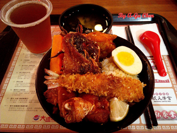 星丼食堂(遠百成功店)：【臺南Ω東區】星丼食堂（遠百成功店）。讓人心動的超級海派丼