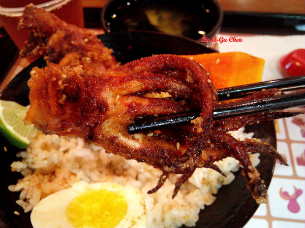 星丼食堂(遠百成功店)：【臺南Ω東區】星丼食堂（遠百成功店）。讓人心動的超級海派丼