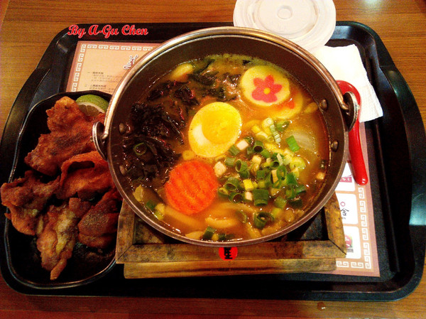 星丼食堂(遠百成功店)：【臺南Ω東區】星丼食堂（遠百成功店）。讓人心動的超級海派丼