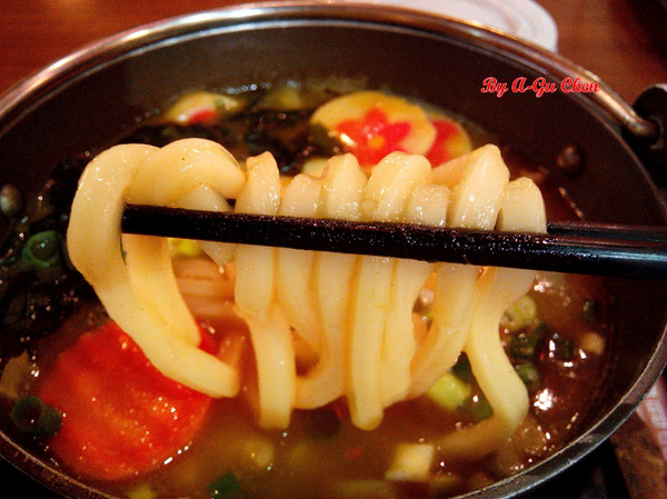 星丼食堂(遠百成功店)：【臺南Ω東區】星丼食堂（遠百成功店）。讓人心動的超級海派丼