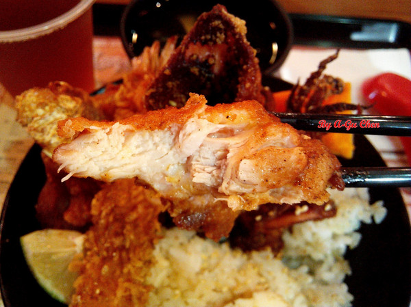 星丼食堂(遠百成功店)：【臺南Ω東區】星丼食堂（遠百成功店）。讓人心動的超級海派丼