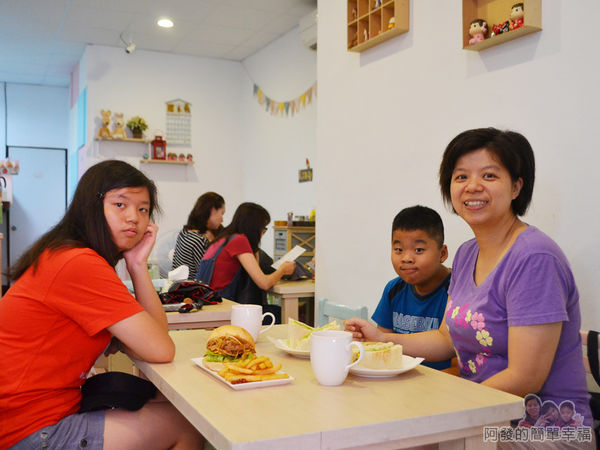 咬咬吐司10-餐點上桌