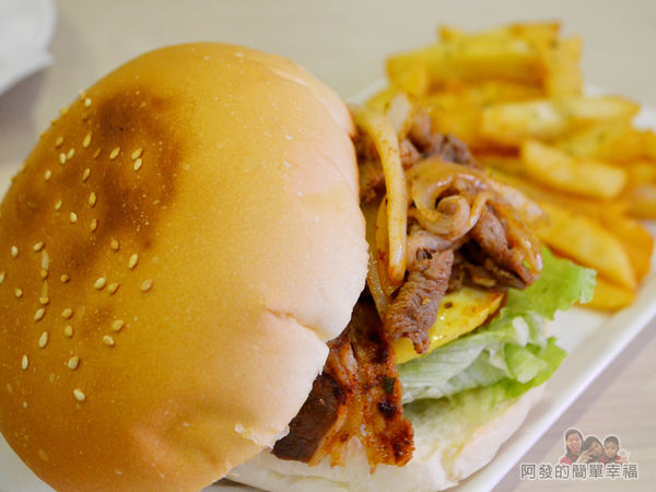 咬咬吐司18-匈牙利牛五花漢堡套餐-堡皮香酥