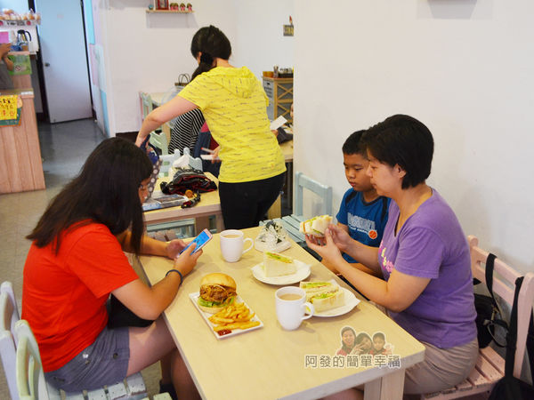 咬咬吐司22-如回到小學般