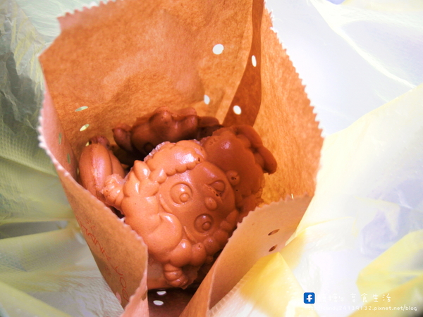 小猴子脆皮雞蛋糕：〖台中│美食〗小猴子脆皮雞蛋糕 ❤ 史奴比、哆啦A夢、喜羊羊、海綿寶寶、喬巴、麵包超人、Hello Kitty、皮卡丘、小小兵雞蛋糕，卡通迷們千萬別錯過!!