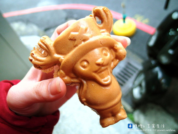 小猴子脆皮雞蛋糕：〖台中│美食〗小猴子脆皮雞蛋糕 ❤ 史奴比、哆啦A夢、喜羊羊、海綿寶寶、喬巴、麵包超人、Hello Kitty、皮卡丘、小小兵雞蛋糕，卡通迷們千萬別錯過!!