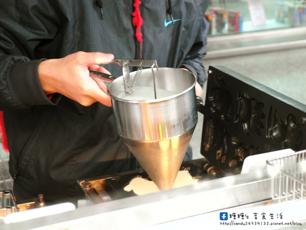 小猴子脆皮雞蛋糕：〖台中│美食〗小猴子脆皮雞蛋糕 ❤ 史奴比、哆啦A夢、喜羊羊、海綿寶寶、喬巴、麵包超人、Hello Kitty、皮卡丘、小小兵雞蛋糕，卡通迷們千萬別錯過!!