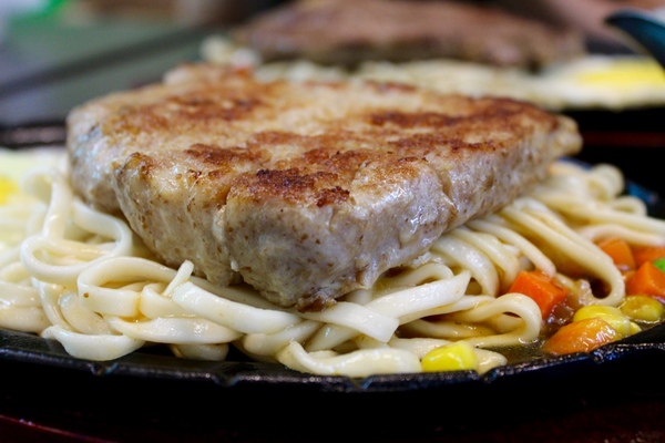 竹之青-牛排部屋：[小資女的午餐日記]台南東區勝利路 便宜份量多 竹之青-牛排部屋