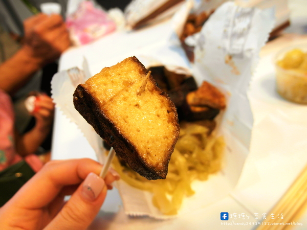 健美先生:〖台中│美食〗健美先生 ❤ 讓人越吃越涮嘴的激炸滷味,配上店家特製醬料及酸菜,美味一級棒!!