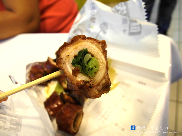 健美先生:〖台中│美食〗健美先生 ❤ 讓人越吃越涮嘴的激炸滷味,配上店家特製醬料及酸菜,美味一級棒!!