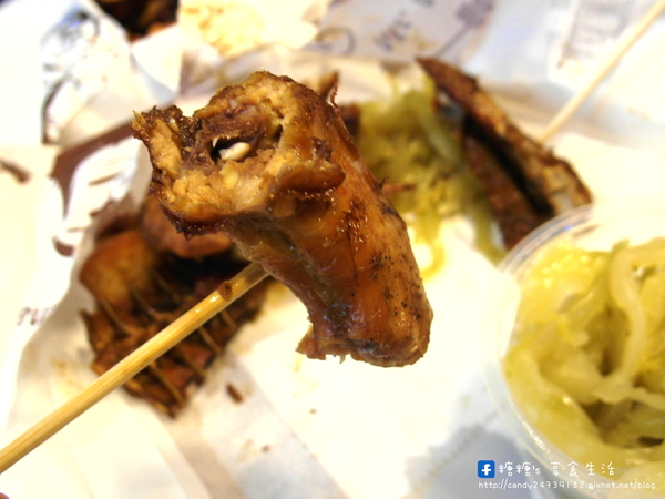 健美先生:〖台中│美食〗健美先生 ❤ 讓人越吃越涮嘴的激炸滷味,配上店家特製醬料及酸菜,美味一級棒!!