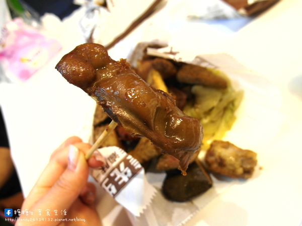 健美先生:〖台中│美食〗健美先生 ❤ 讓人越吃越涮嘴的激炸滷味,配上店家特製醬料及酸菜,美味一級棒!!