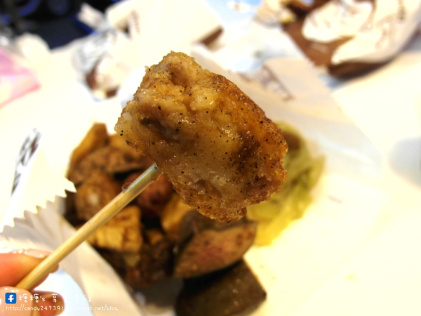 健美先生:〖台中│美食〗健美先生 ❤ 讓人越吃越涮嘴的激炸滷味,配上店家特製醬料及酸菜,美味一級棒!!