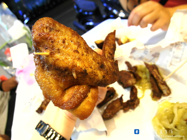 健美先生:〖台中│美食〗健美先生 ❤ 讓人越吃越涮嘴的激炸滷味,配上店家特製醬料及酸菜,美味一級棒!!