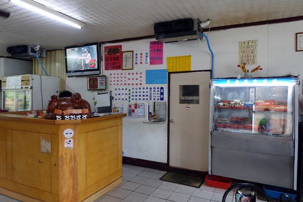 鄉村飲食店：(胖樺食記)桃園龍潭客家菜「鄉村飲食店」，菜餚道地下酒/不收服務費/平價