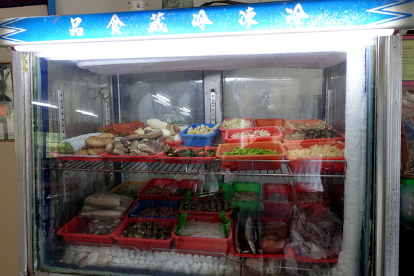 鄉村飲食店：(胖樺食記)桃園龍潭客家菜「鄉村飲食店」，菜餚道地下酒/不收服務費/平價