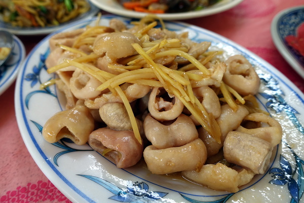 鄉村飲食店：(胖樺食記)桃園龍潭客家菜「鄉村飲食店」，菜餚道地下酒/不收服務費/平價