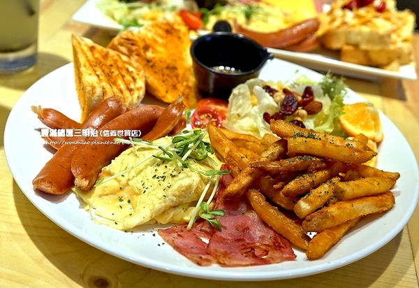 豐滿早午餐(信義世貿店)：【信義早午餐 / 世貿下午茶/ 豐滿三明治】早餐一定要吃得豐盛！ ✿✿ 豐滿總匯三明治(信義世貿店) ✿✿