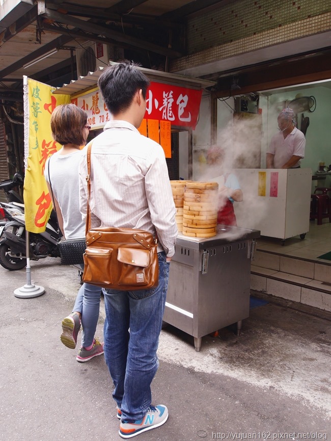 │食。台北三重│富華街巷口銅板美食。「三重太豪小籠包」早晨小確幸