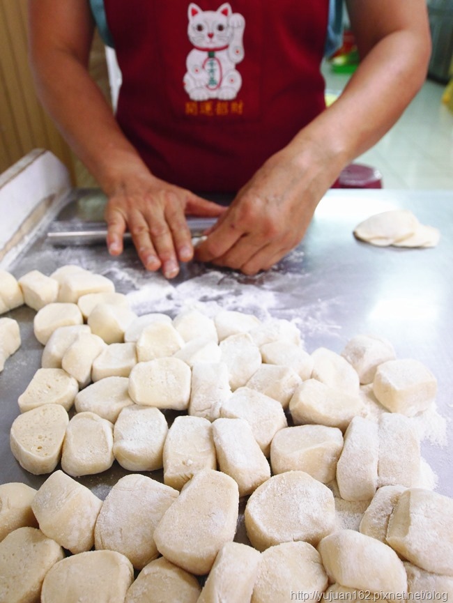 │食。台北三重│富華街巷口銅板美食。「三重太豪小籠包」早晨小確幸