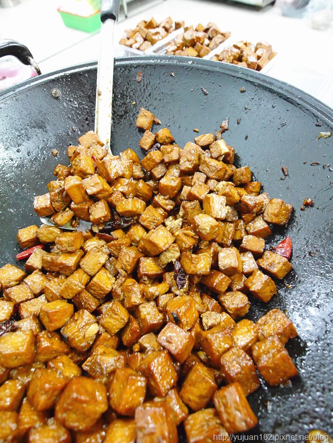 │食。台北三重│富華街巷口銅板美食。「三重太豪小籠包」早晨小確幸