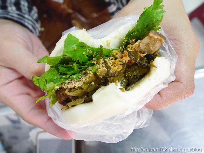 │食。台北三重│富華街巷口銅板美食。「三重太豪小籠包」早晨小確幸