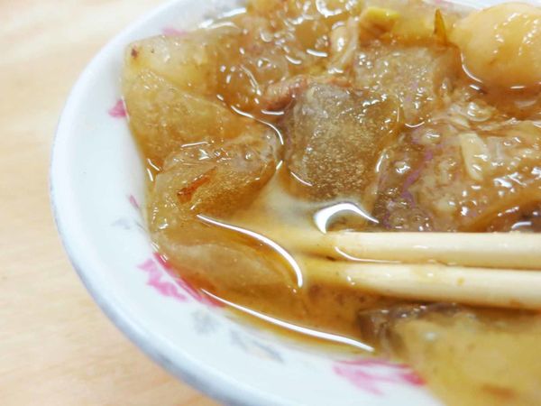 【板橋美食】興隆菜市場肉圓-江子翠捷運站便宜又好吃的肉圓