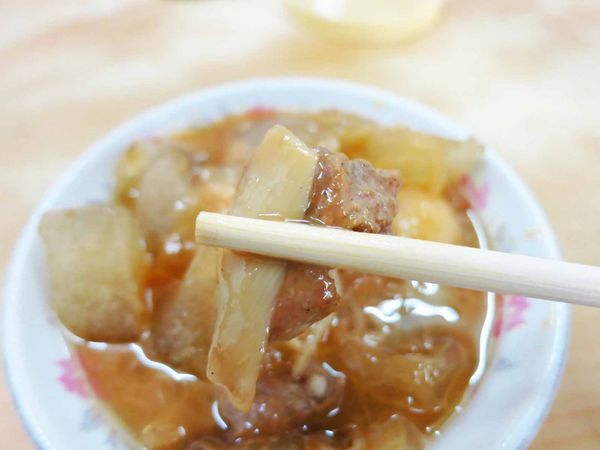 【板橋美食】興隆菜市場肉圓-江子翠捷運站便宜又好吃的肉圓