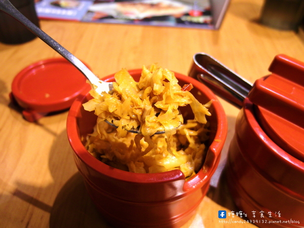 麵屋一龍拉麵專門店:〖台中│美食〗麵屋一龍拉麵專門店 ❤ 獨家青醬拉麵,湯頭濃郁不衝突,還有多汁鮮嫩的唐揚雞腿塊,讓你吮指回味,一吃就愛上他!!