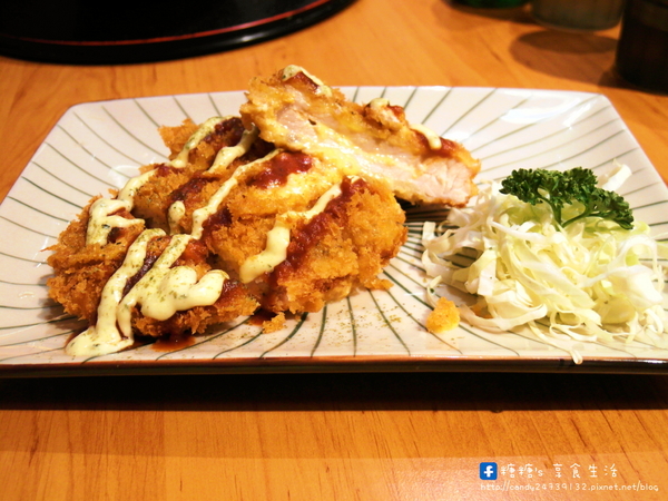 麵屋一龍拉麵專門店:〖台中│美食〗麵屋一龍拉麵專門店 ❤ 獨家青醬拉麵,湯頭濃郁不衝突,還有多汁鮮嫩的唐揚雞腿塊,讓你吮指回味,一吃就愛上他!!