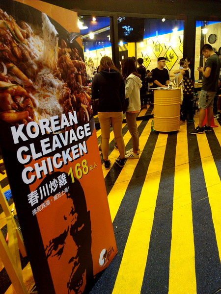 OMAYA春川炒雞(台南東門店)：☆口碑券No.7☆【臺南Ω東區】Omaya春川炒雞（東門店）。享用厚切牛排與辣炒雞排共譜的美味，再來杯萌萌棉花糖泡泡飲